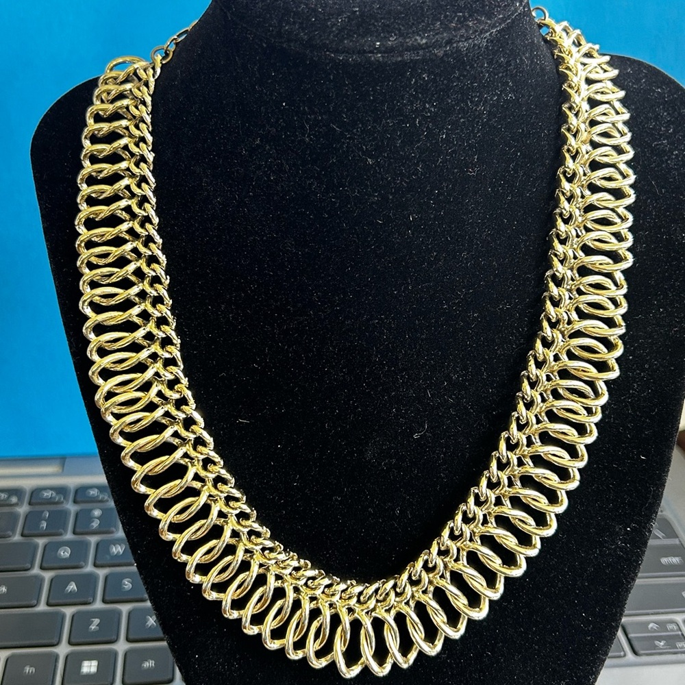 Elegant Gold Chain Necklace